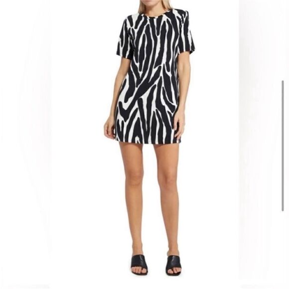 Sanctuary NWT Replay t-shirt Dress Brushwork
Print Size 3X - Picture 2 of 7